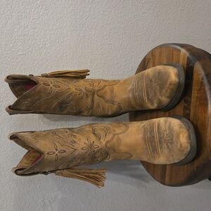 Ariat Moon And Stars Beige Leather Cowgirl Style 13629